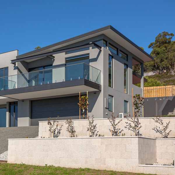 Freestone Block Retaining Wall Adelaide - Mist Smooth