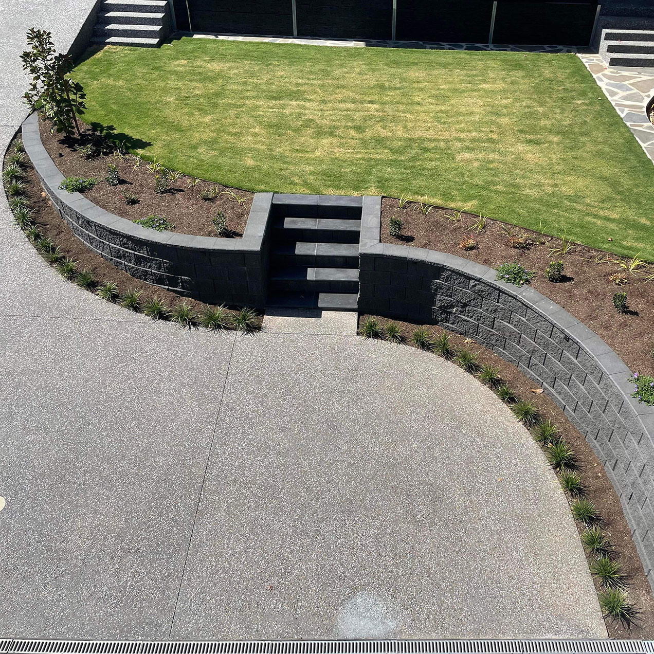 Versawall Charcoal Retaining Wall